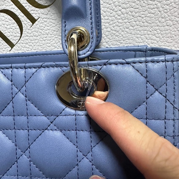 LADYDIOR medium sz - Picture 3 of 6